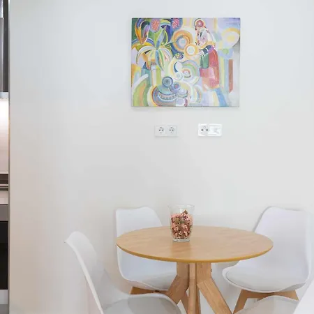 Sunny Art In Apartment